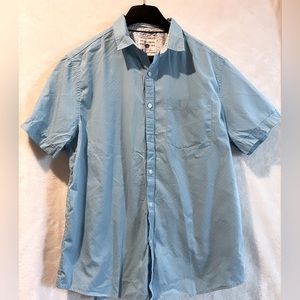 Men short sleeve button down shirt.